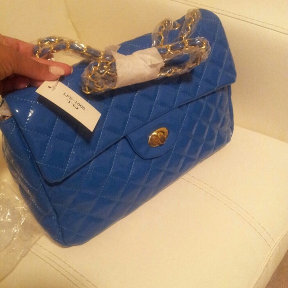 COPY - Blue patent HandBag used - Picture 2 of 3